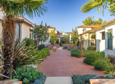 B-landscaped-paseo-leading-to-front-door