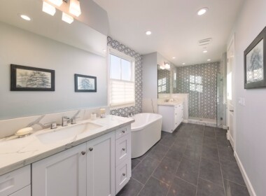J-primary-bathroom