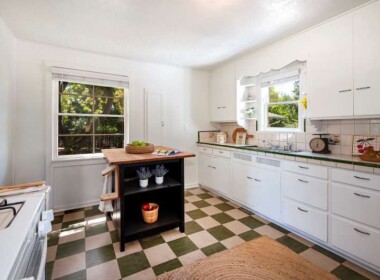 3540CedarCharming-country-style-period-kitchen-sm
