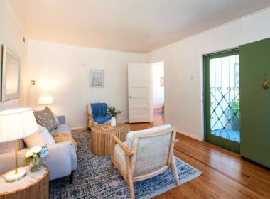 3540CedarLiving-room,-front-entry-sm